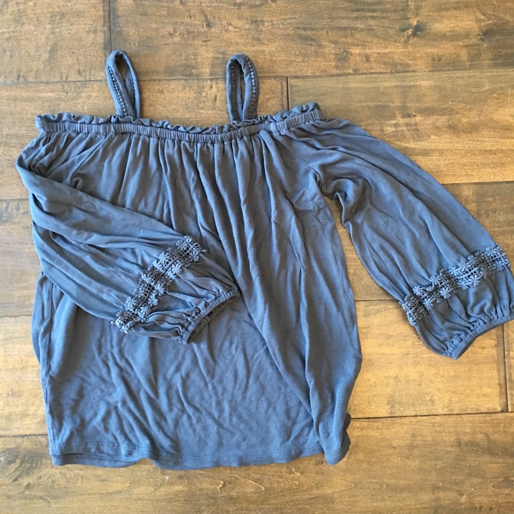 3/$20 Petite Off the shoulder Ann Taylor boho top